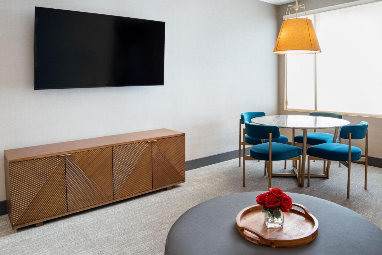 Penthouse Suite with Sofa Bed at SpringHill Suites by Marriott Chicago Chinatown