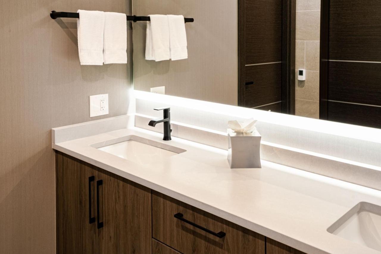 Penthouse King Suite with Sofa Bed at SpringHill Suites by Marriott Chicago Chinatown