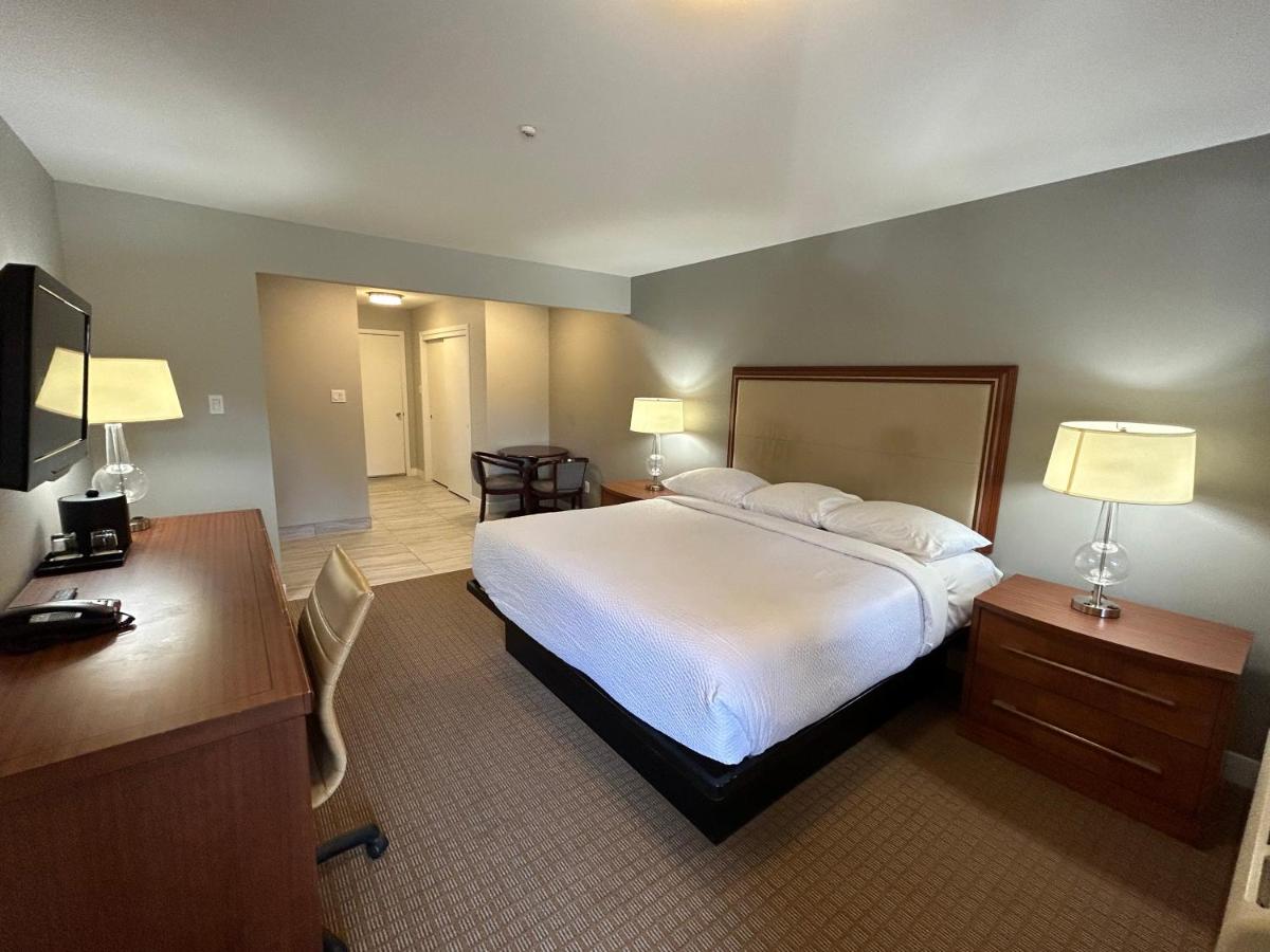 | Hillside Inn