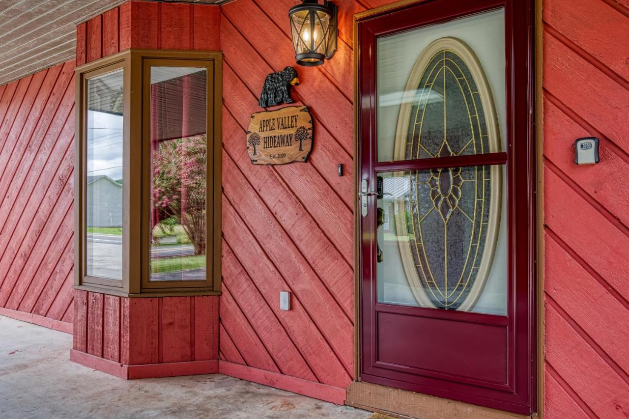 | Apple Valley Hideaway