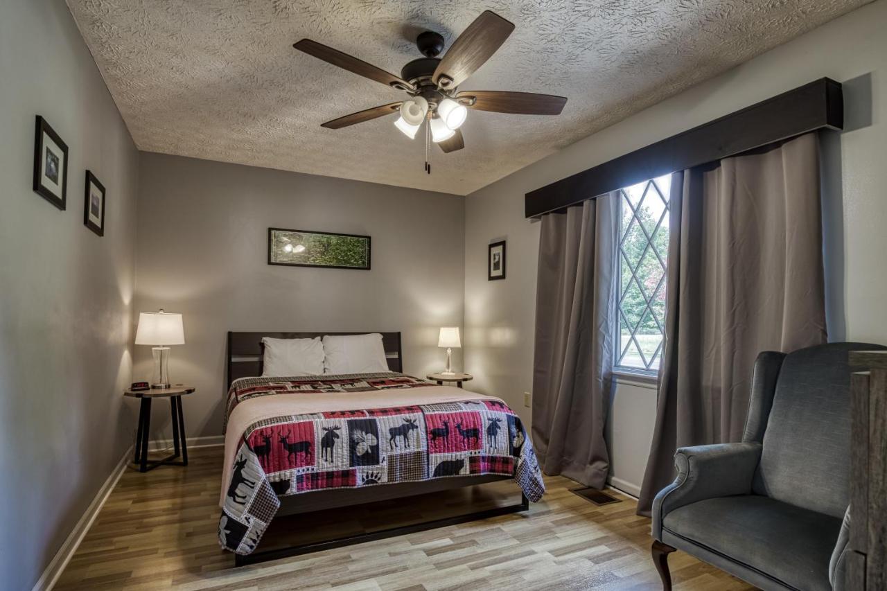 | Apple Valley Hideaway