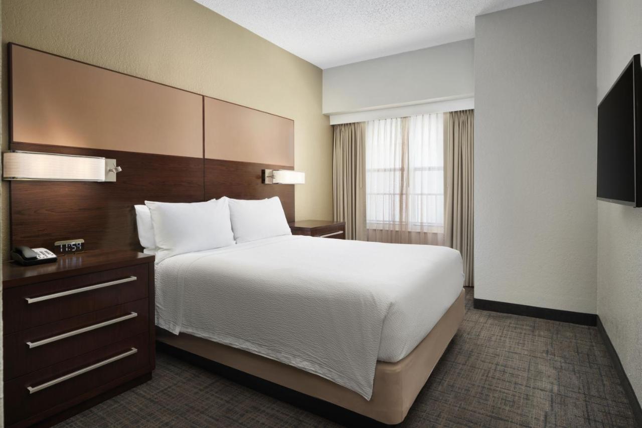 Two-Bedroom Suite at Residence Inn® by Marriott® Fort Lauderdale City of Plantation