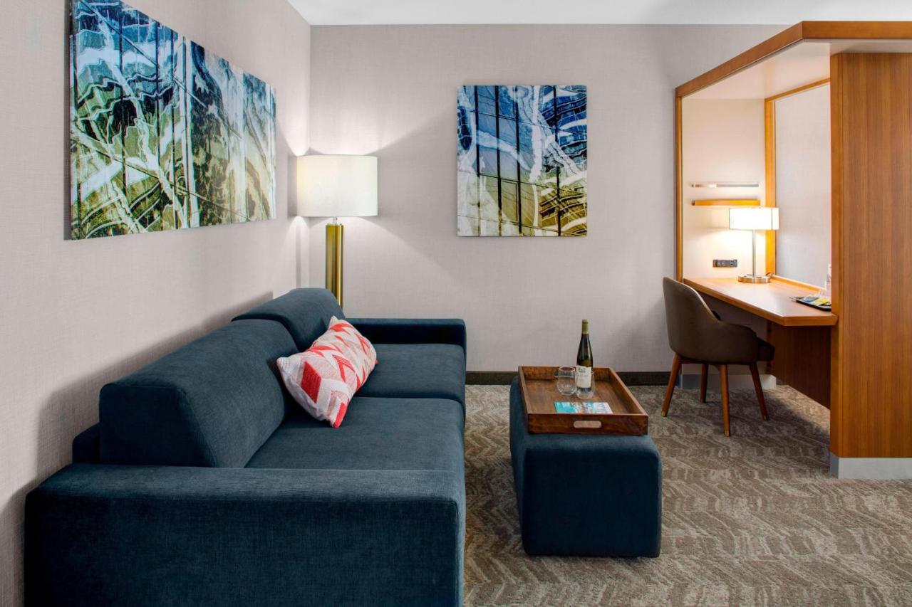 King Suite at SpringHill Suites by Marriott Kansas City Lenexa City Center