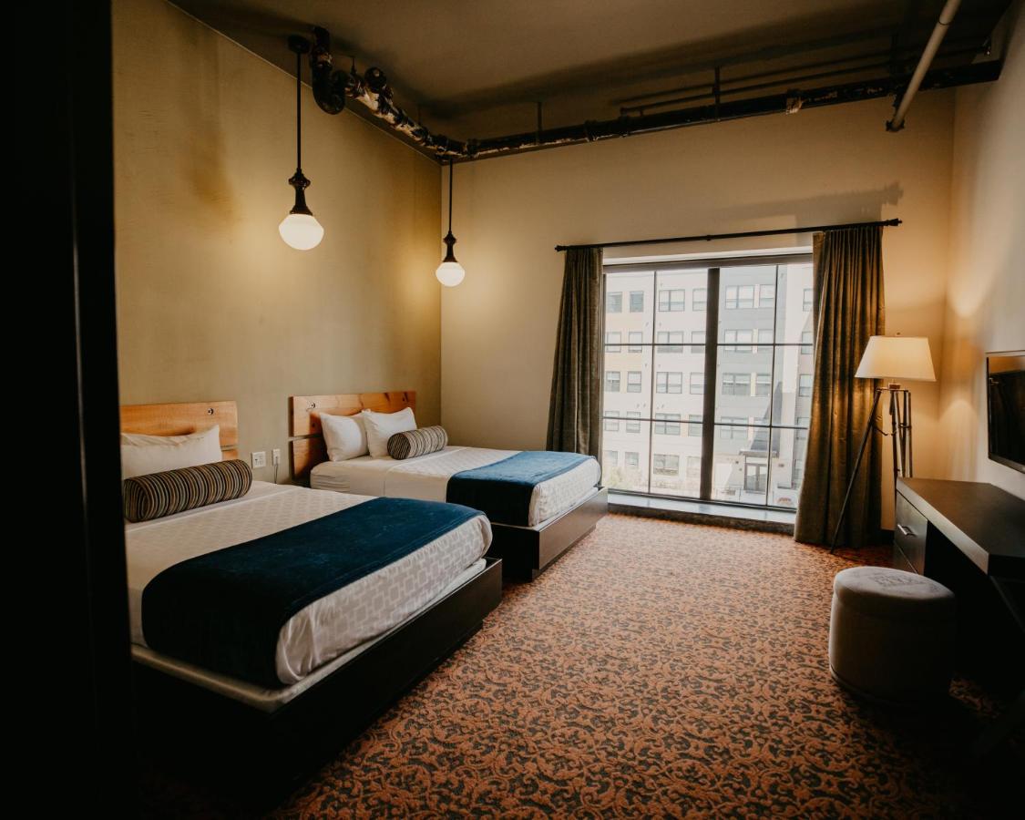 Deluxe Queen Suite at The Brewhouse Inn & Suites