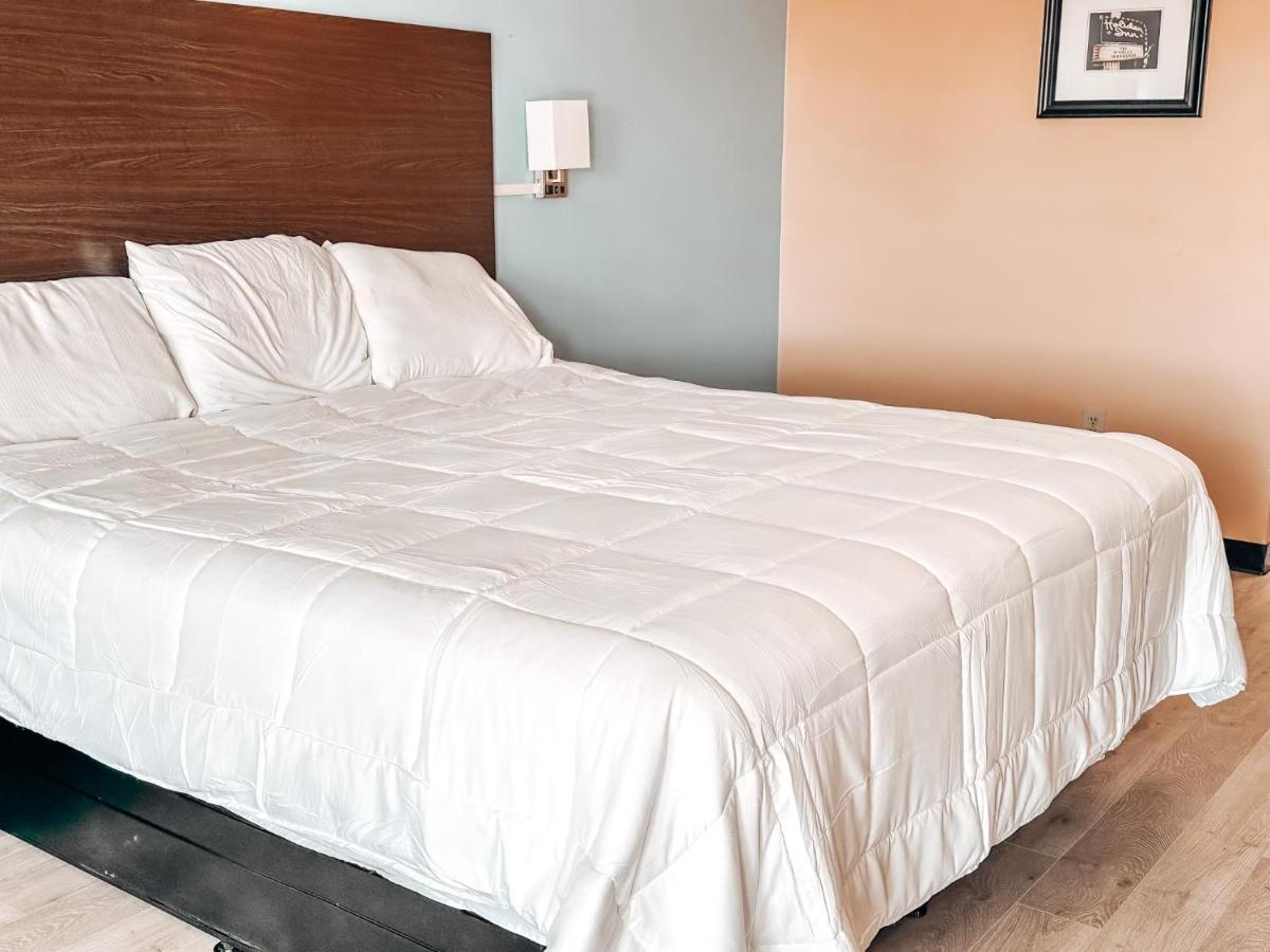 | Laker Inn