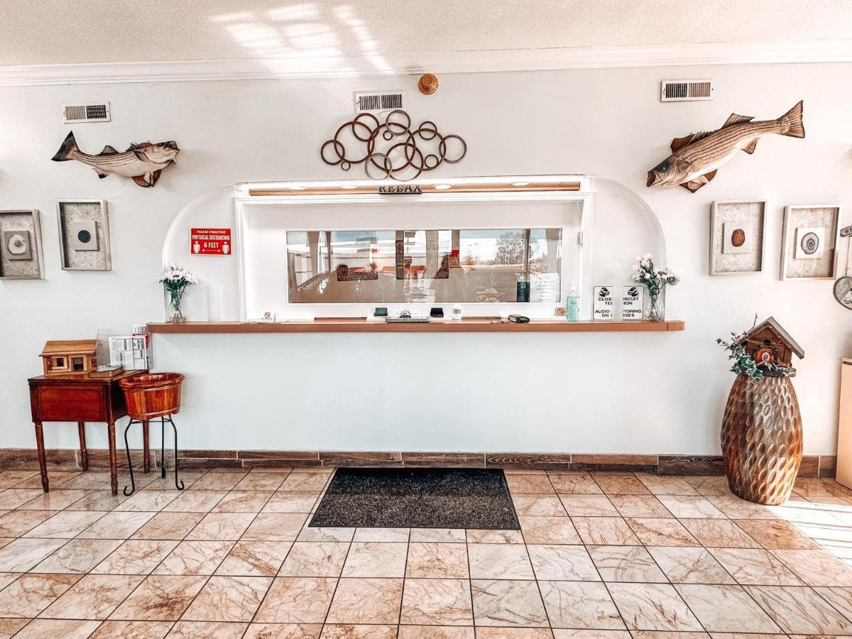 | Laker Inn