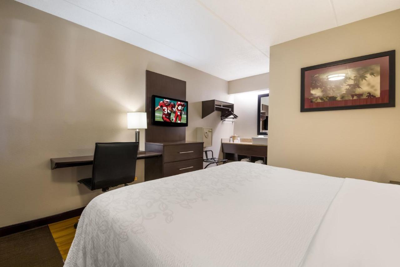 Standard King Room Smoke Free at Red Roof Inn PLUS+ Nashville Airport