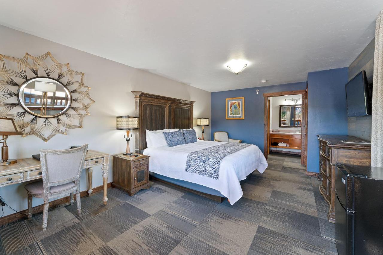 | Desert Rose Resort & Cabins