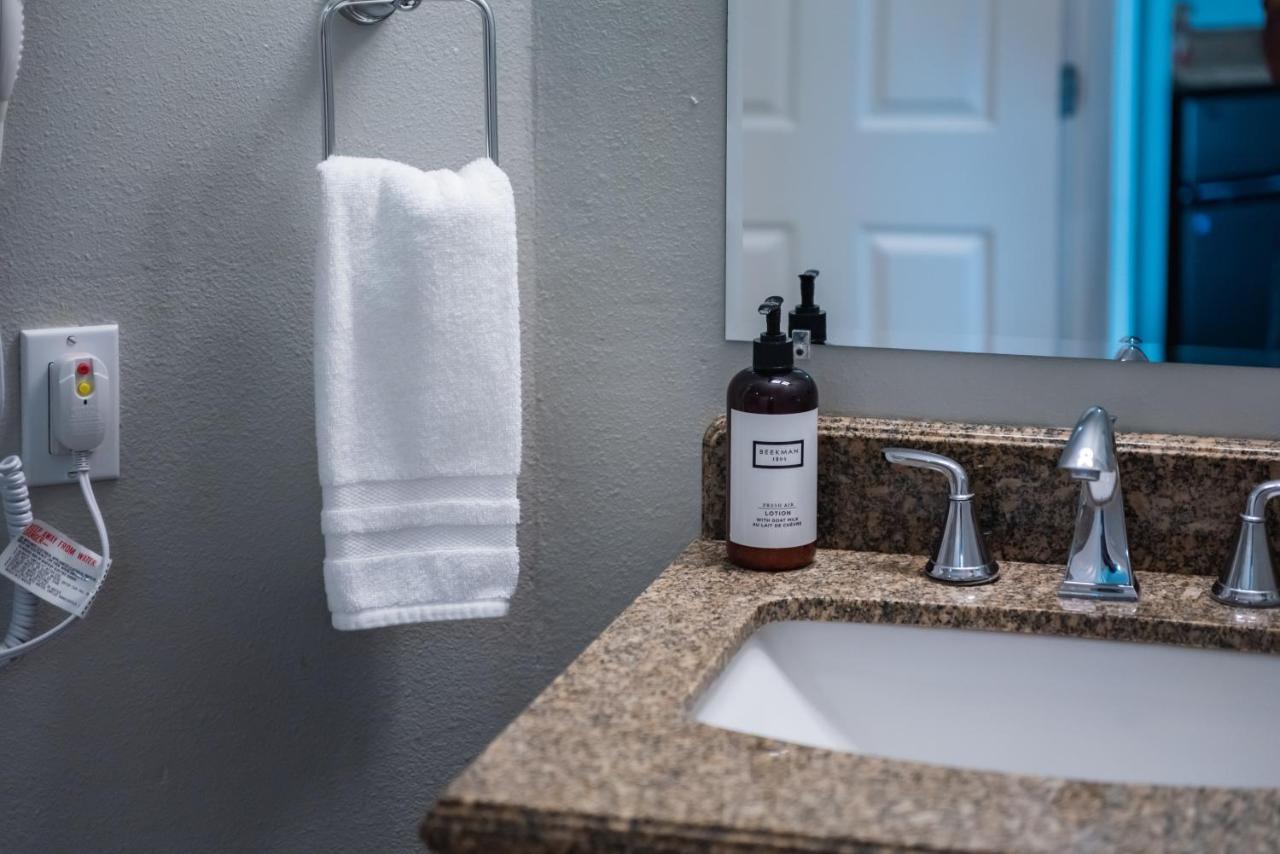 One-Bedroom Suite with Spa - No View at Inn at the Prom Oceanfront Seaside