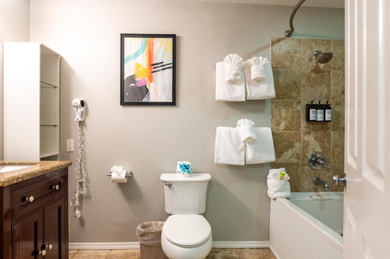 Deluxe King Suite with Ocean View at Inn at the Prom Oceanfront Seaside