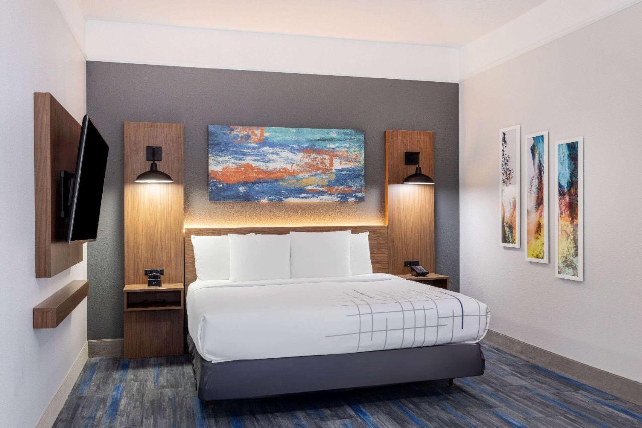 One-Bedroom King Suite - Mobility Access/Non-Smoking at La Quinta Inn & Suites by Wyndham St. George