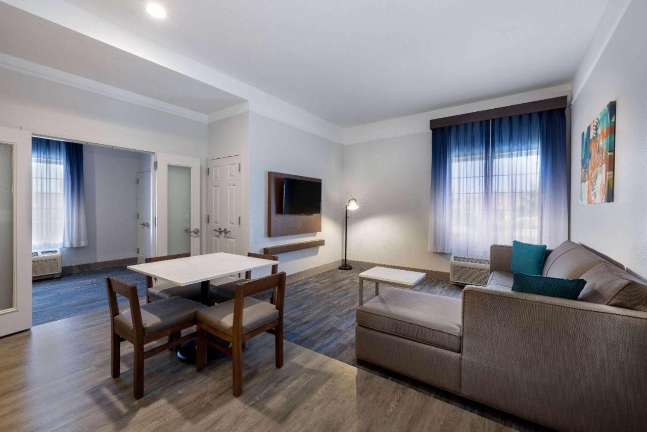 One-Bedroom Family Suite with Pool View - Non-Smoking at La Quinta Inn & Suites by Wyndham St. George