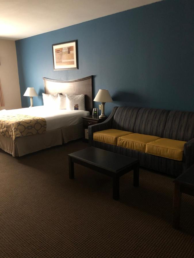 King Suite with Roll-In Shower - Mobility/Hearing Accessible - Non-Smoking at Baymont by Wyndham Decatur