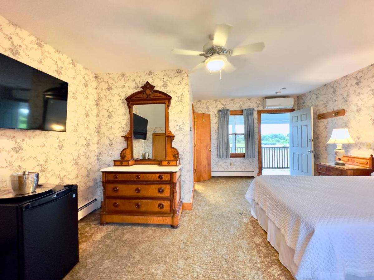  | Rose Farm Inn
