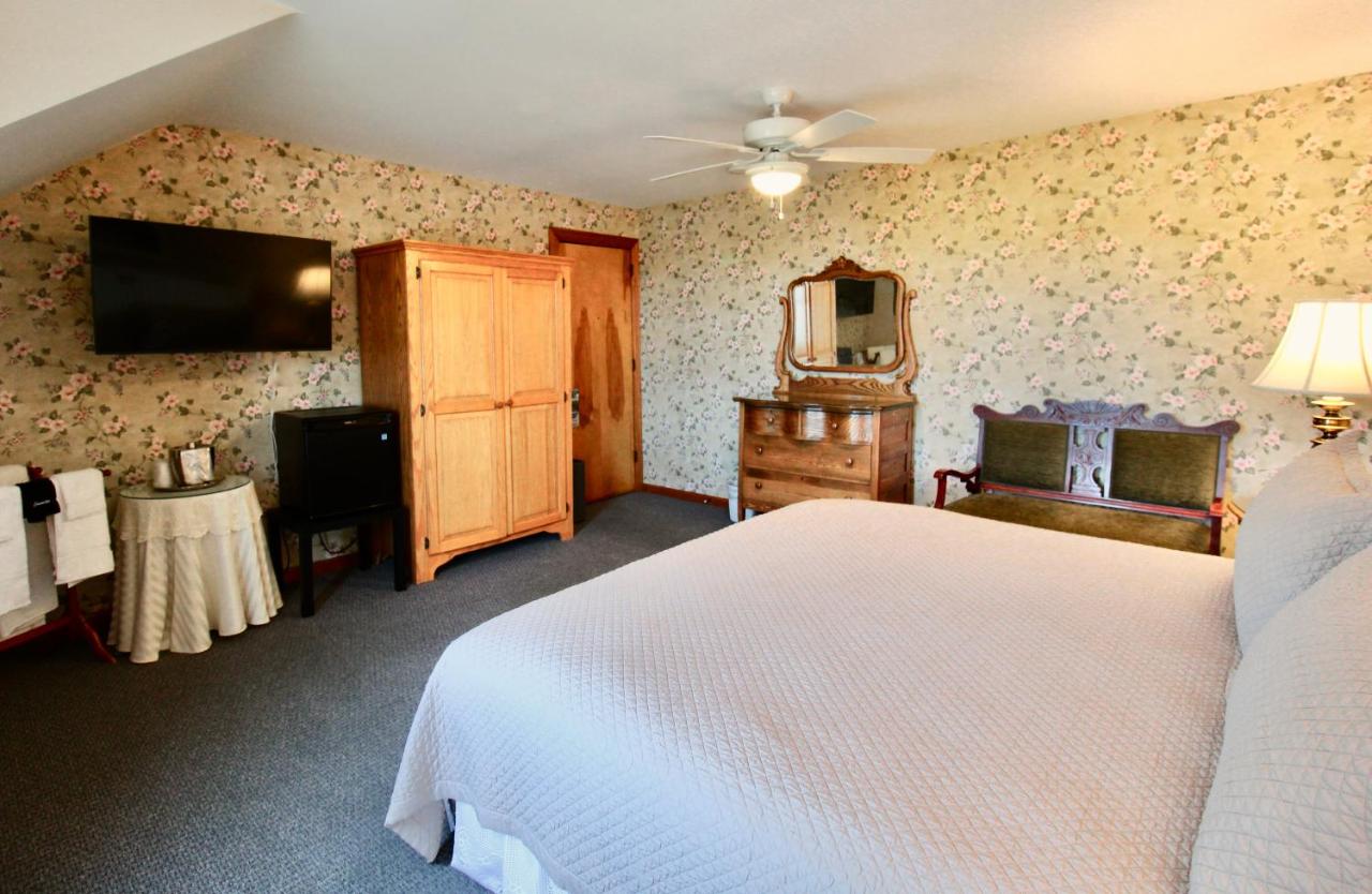 | Rose Farm Inn