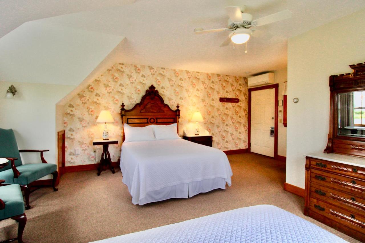 | Rose Farm Inn