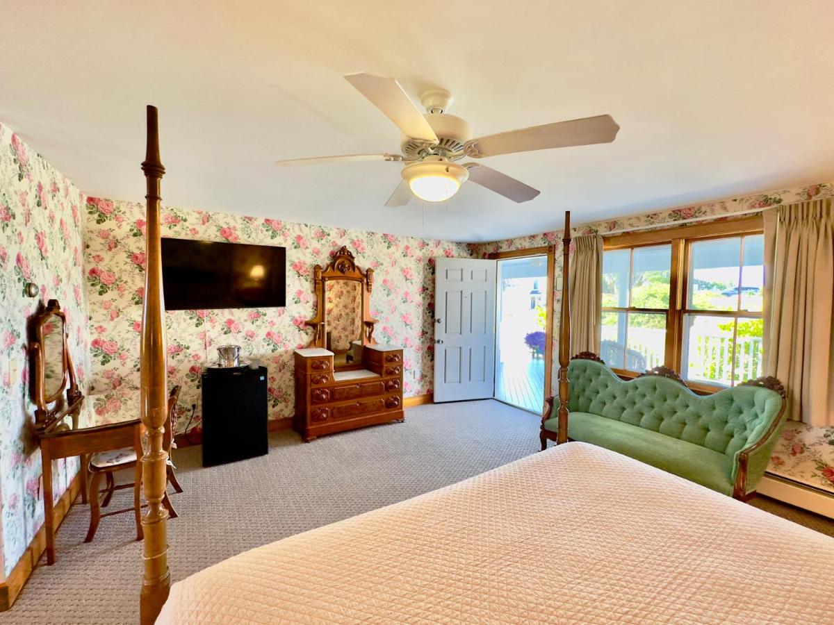 | Rose Farm Inn