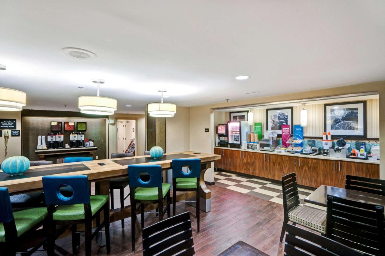 | Hampton Inn by Hilton Milford