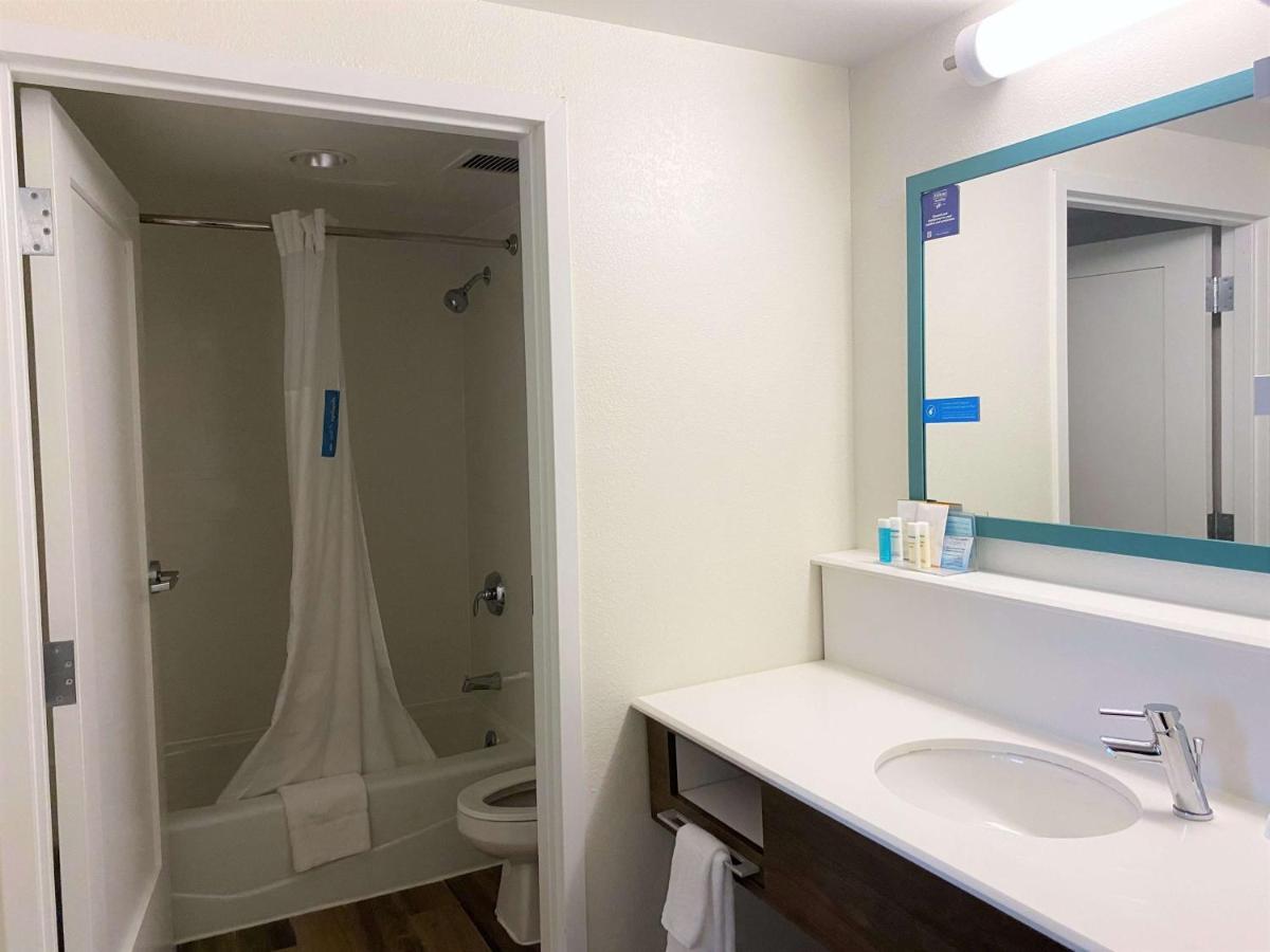 | Hampton Inn by Hilton Milford