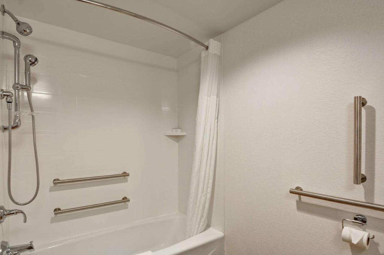| Hampton Inn by Hilton Milford
