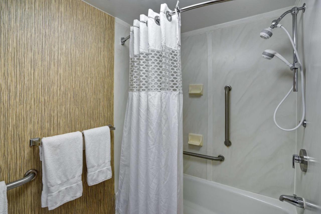 | Hampton Inn by Hilton Milford