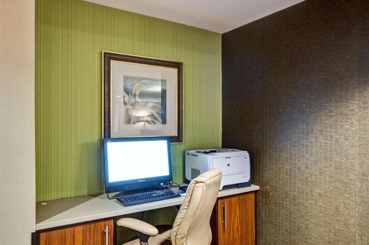 | Hampton Inn by Hilton Milford