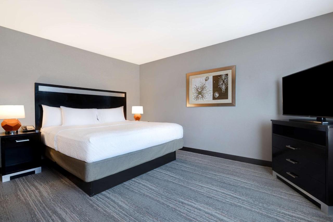 King Room - Hearing Accessible/Non-Smoking at Hampton Inn & Suites Seattle/Federal Way