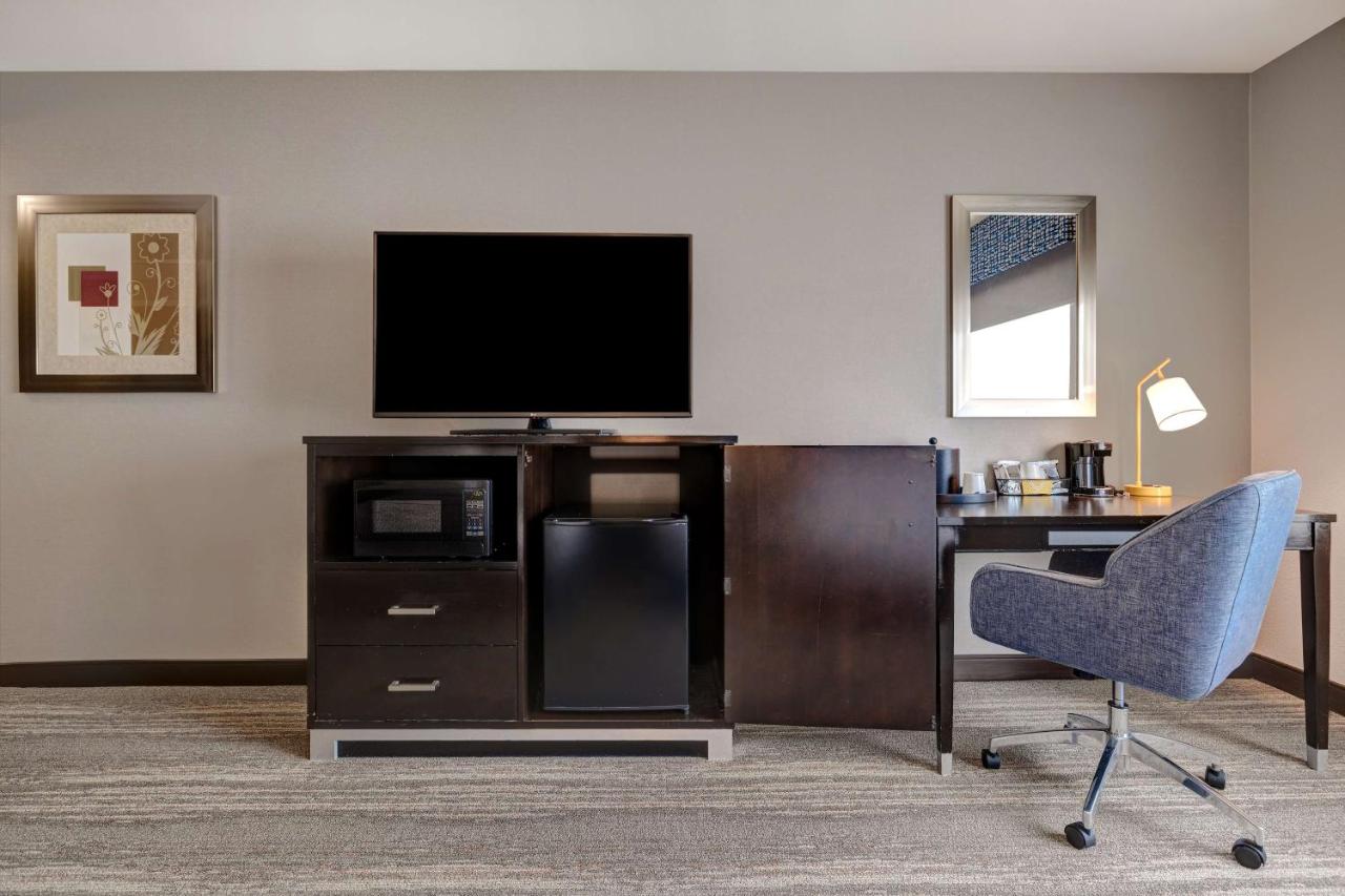 Queen Room with Two Queen Beds - Non-Smoking at Hampton Inn & Suites Seattle/Federal Way