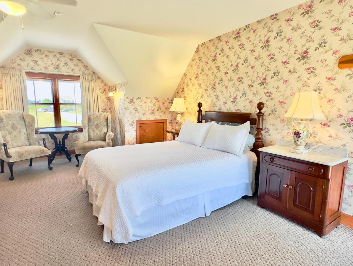 | Rose Farm Inn