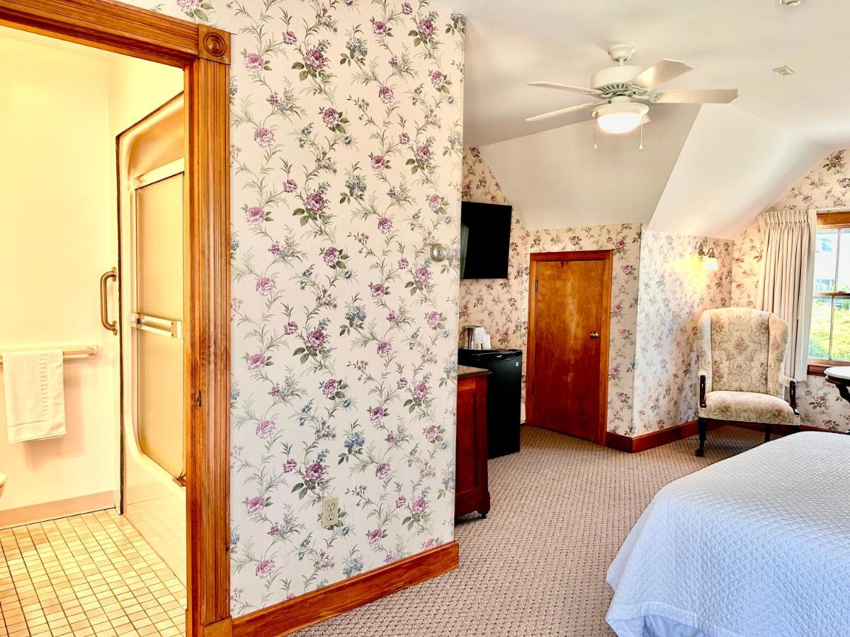 | Rose Farm Inn
