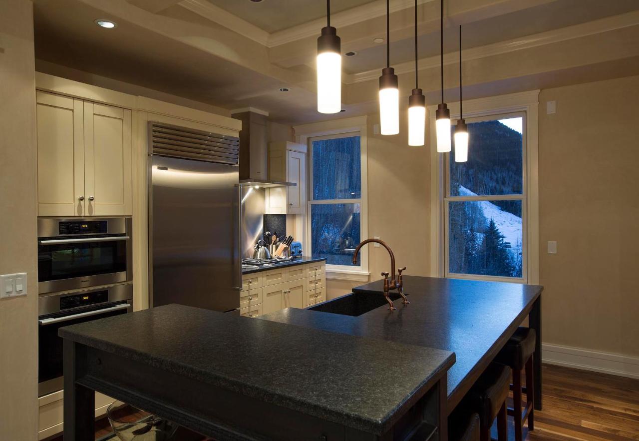 Three-Bedroom Apartment - Element 52 South West 301 at Element 52, Auberge Collection