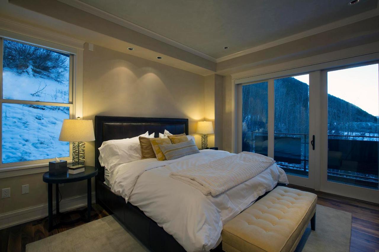 Three-Bedroom Apartment - Element 52 South West 301 at Element 52, Auberge Collection
