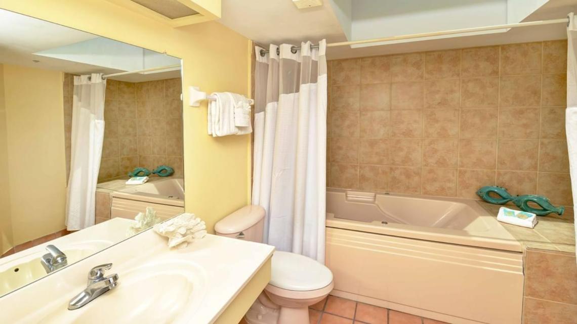  | El Caribe Resort and Conference Center