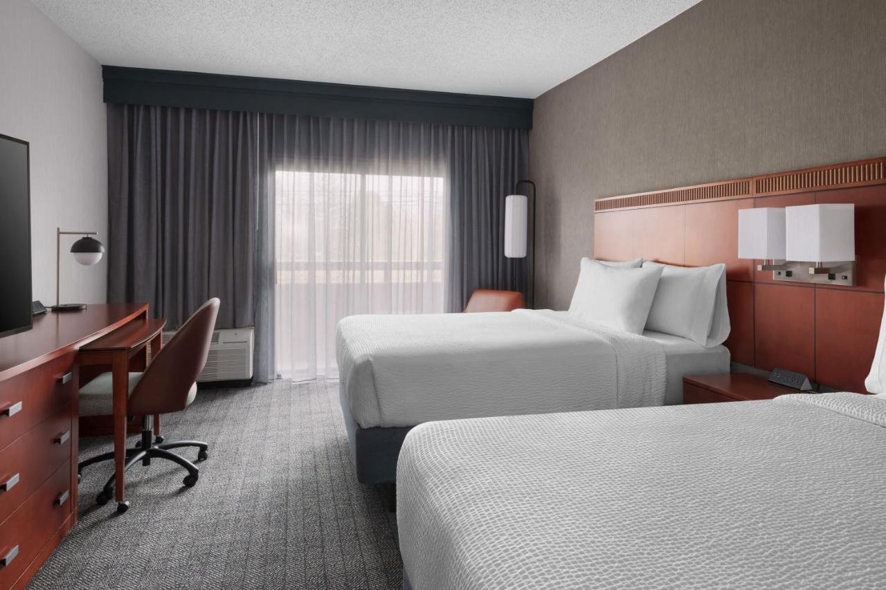 | Courtyard by Marriott New Haven Wallingford