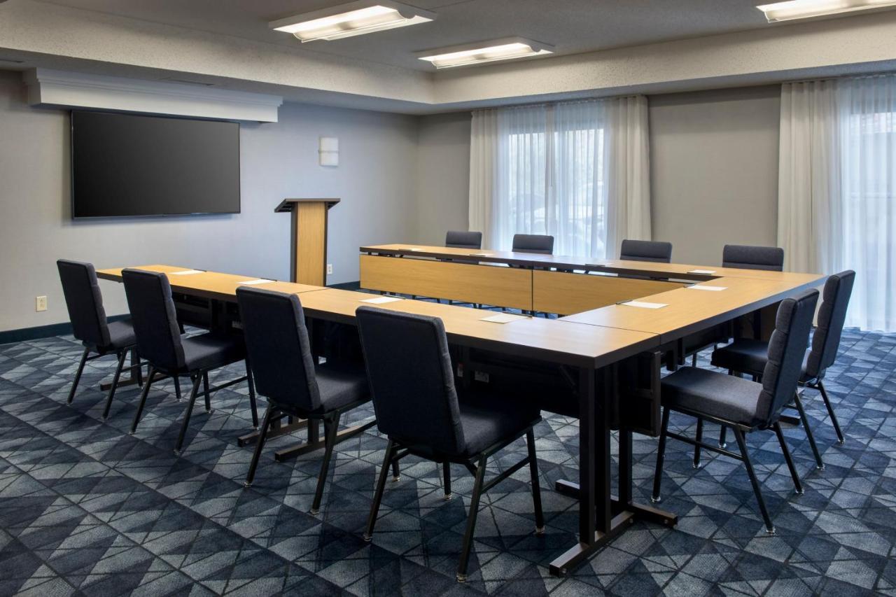 | Courtyard by Marriott New Haven Wallingford