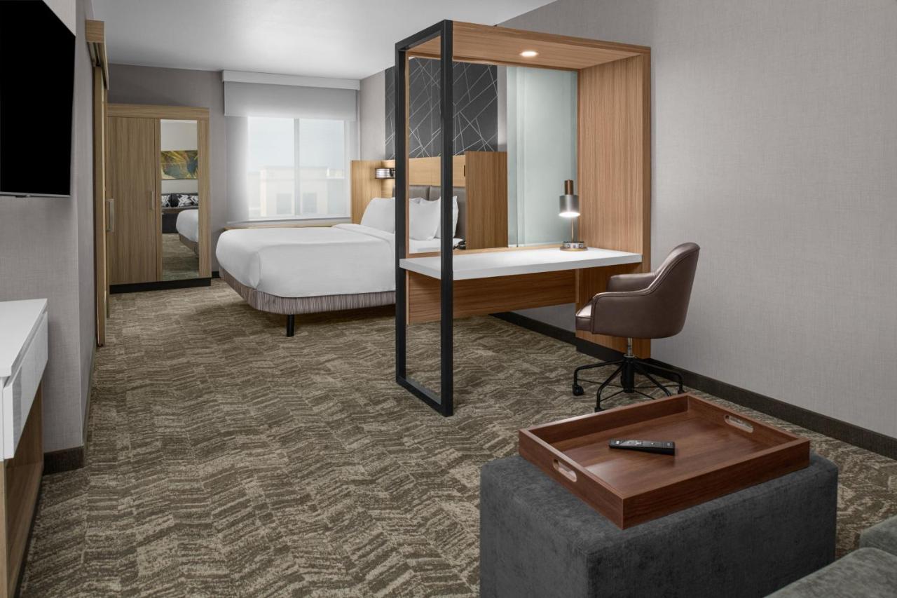 King Suite with Trundle Bed at SpringHill Suites by Marriott Riverside Redlands