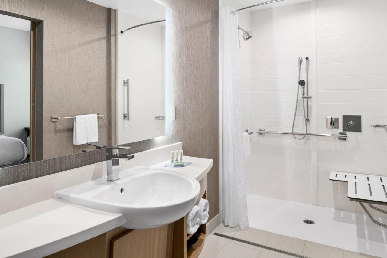 King Suite with Trundle Bed at SpringHill Suites by Marriott Riverside Redlands