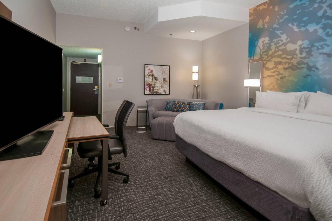 | Courtyard by Marriott Bentonville