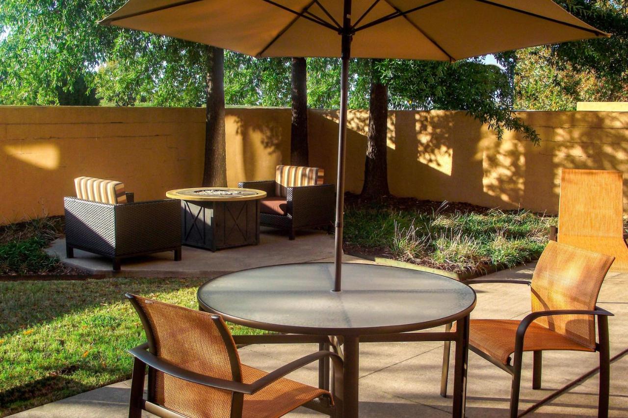 | Courtyard by Marriott Bentonville