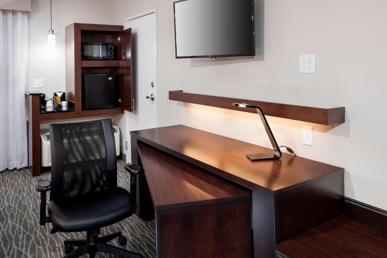 Queen Room with Two Queen Beds at Courtyard by Marriott Dallas Plano/Richardson