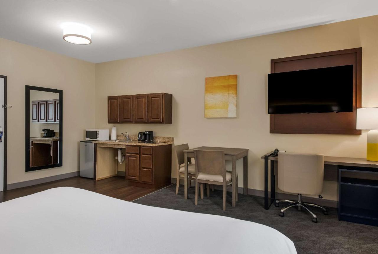 | Comfort Inn & Suites Barnesville - Frackville