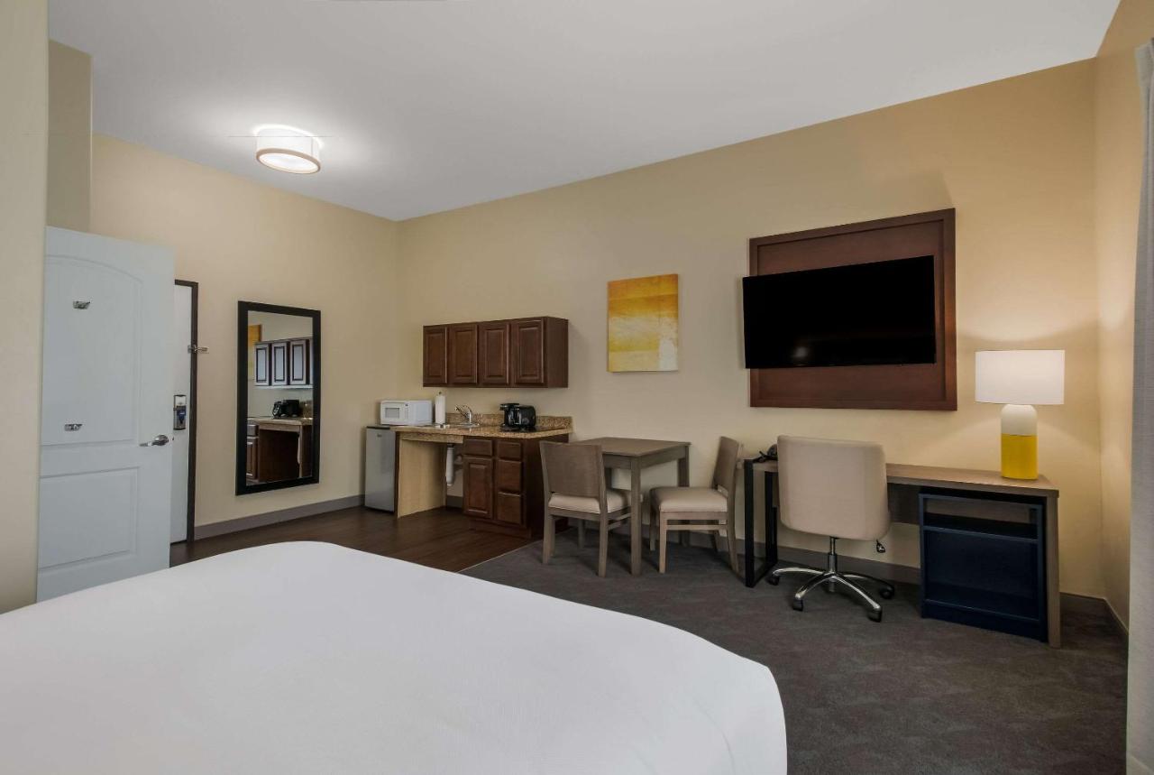  | Comfort Inn & Suites Barnesville - Frackville