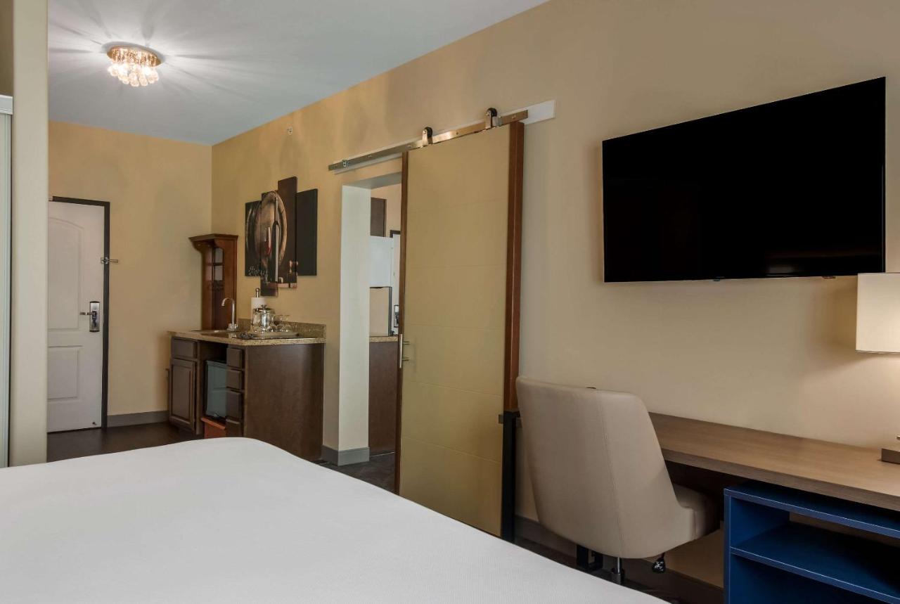 | Comfort Inn & Suites Barnesville - Frackville