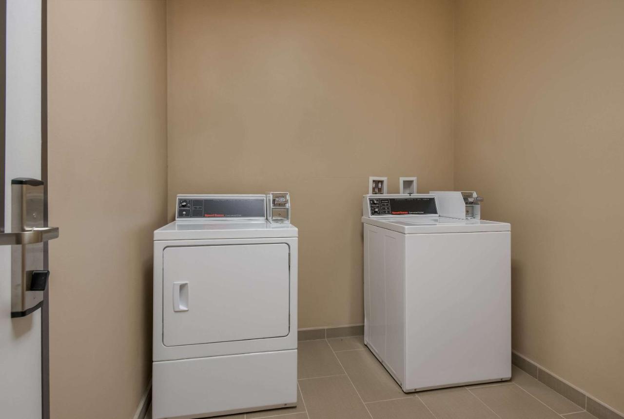 | Comfort Inn & Suites Barnesville - Frackville