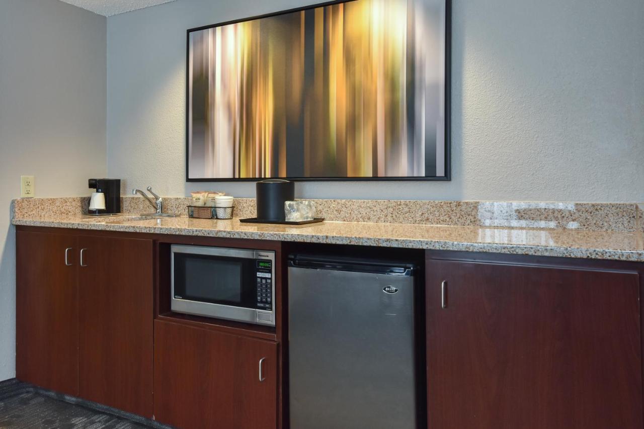 | Courtyard by Marriott Charlotte/Matthews