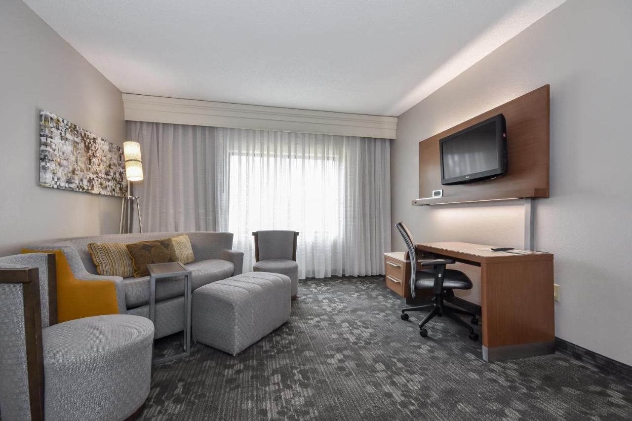 | Courtyard by Marriott Charlotte/Matthews
