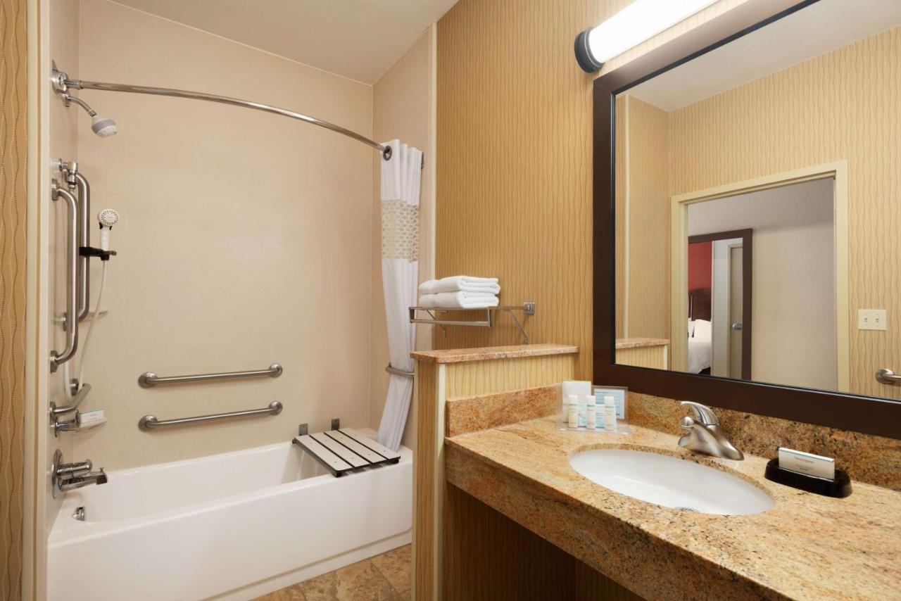 Queen Room with Two Queen Beds - Disability Access at Hampton Inn Battle Creek