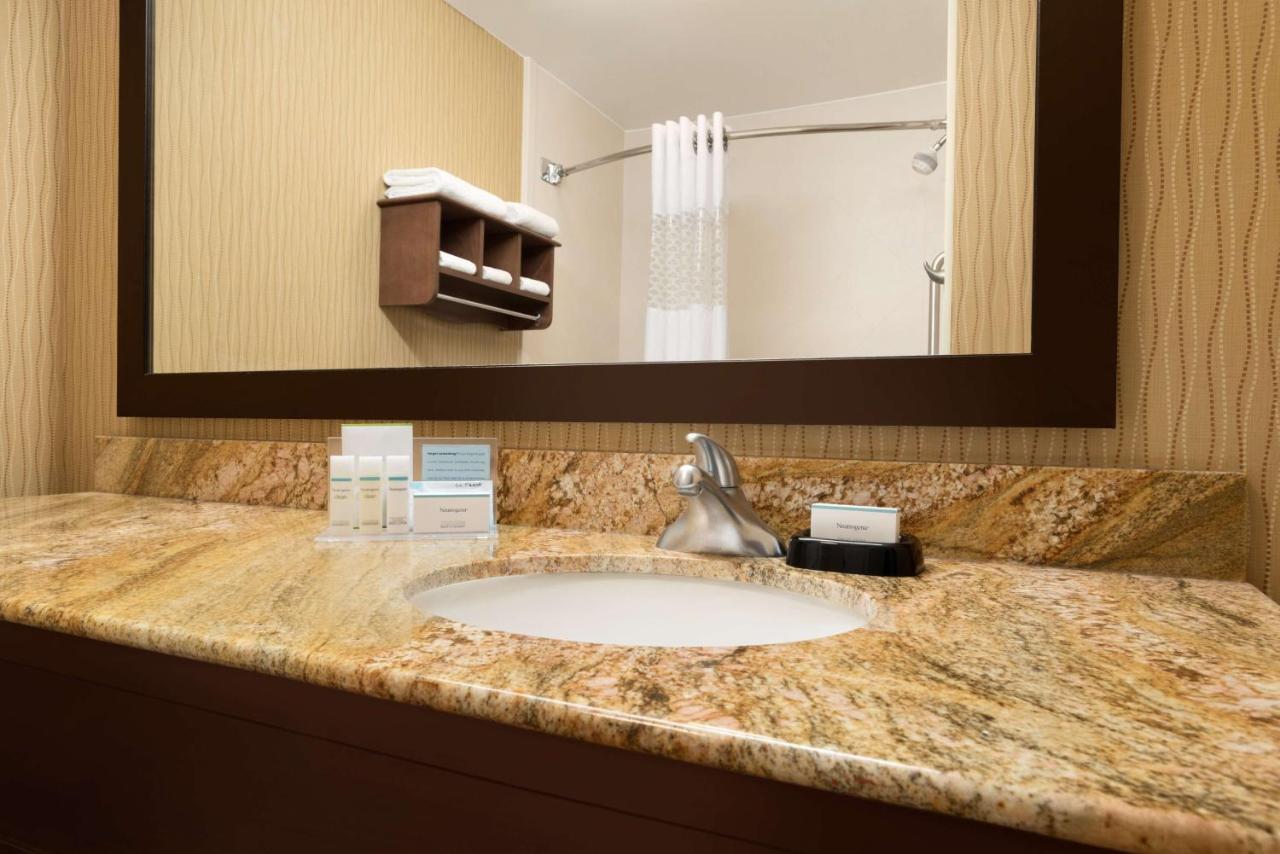 King Room - Non-Smoking at Hampton Inn Battle Creek