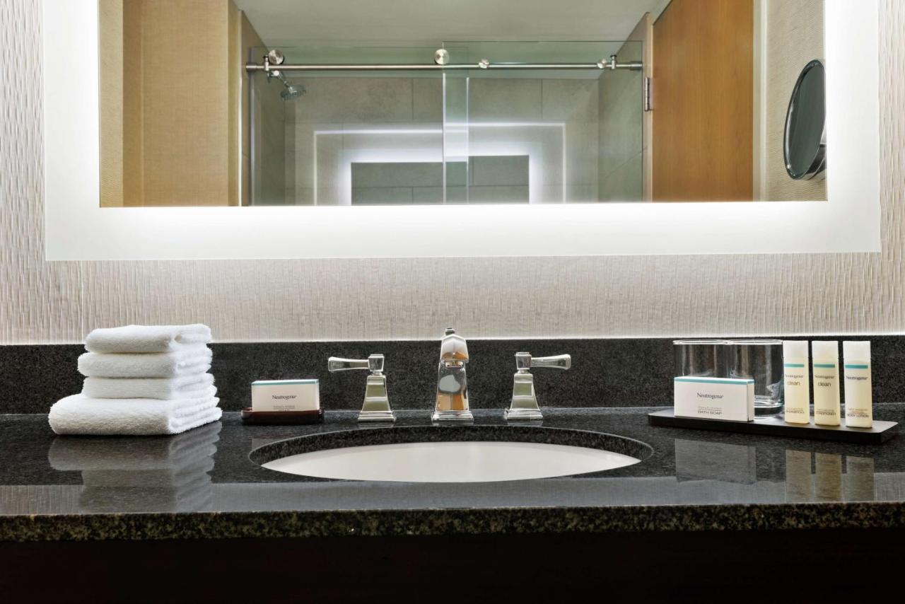 King Suite with Bath Tub - Disability Access/Non-Smoking at Embassy Suites by Hilton Columbus Dublin
