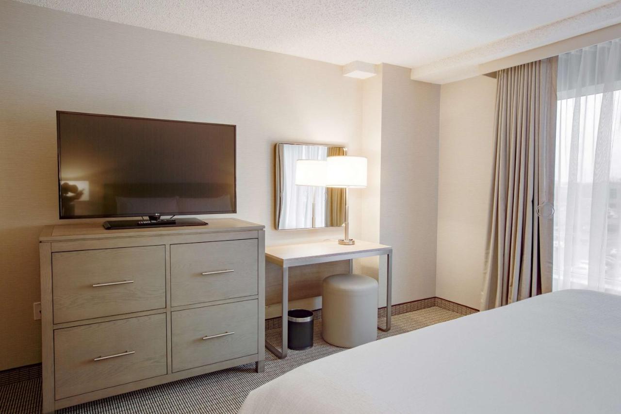 King Suite with Bath Tub - Disability Access/Non-Smoking at Embassy Suites by Hilton Columbus Dublin